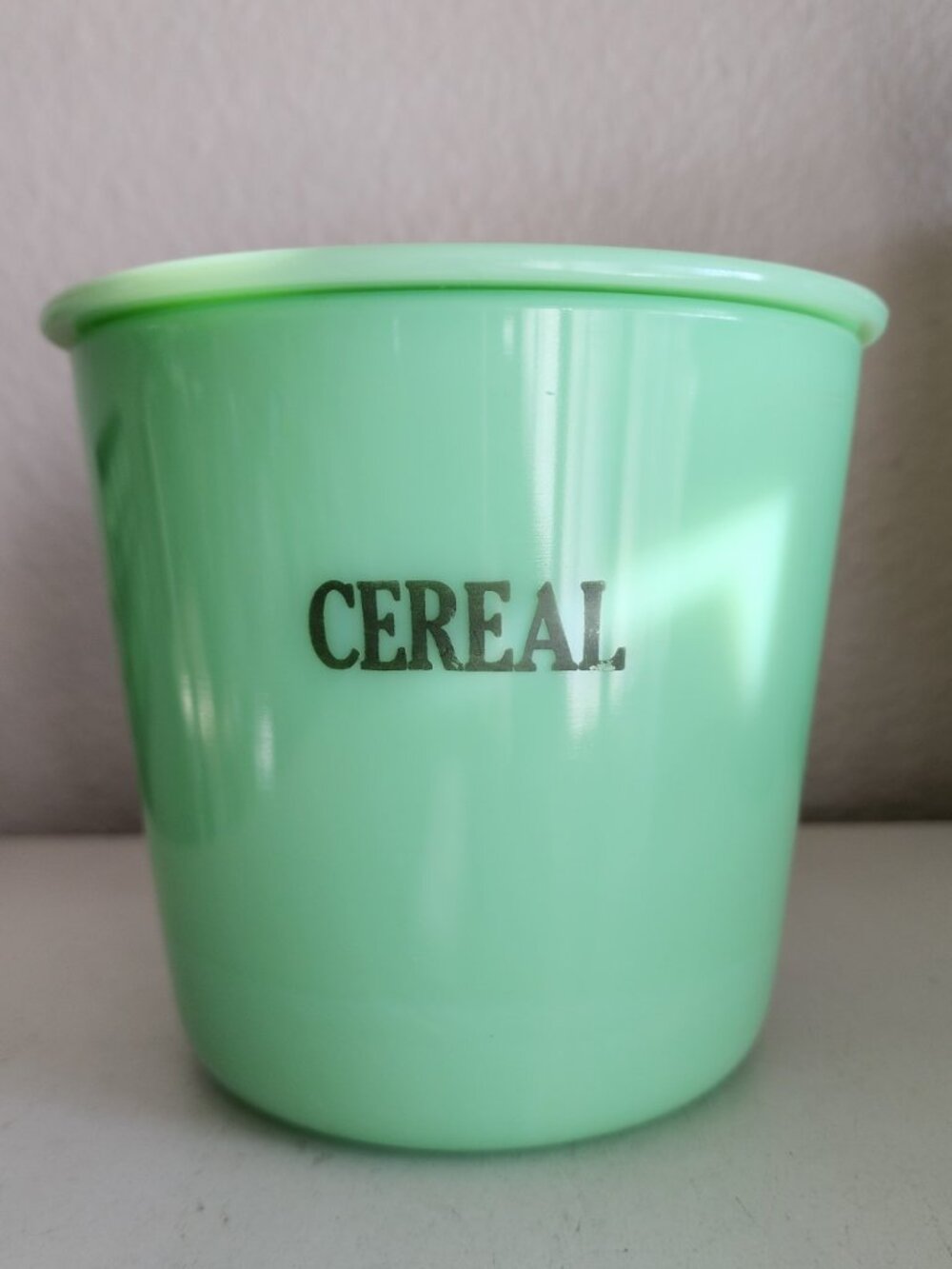 Beautiful Vintage McKee Jadeite Jadite Green Glass CEREAL 48oz Canister Uranium